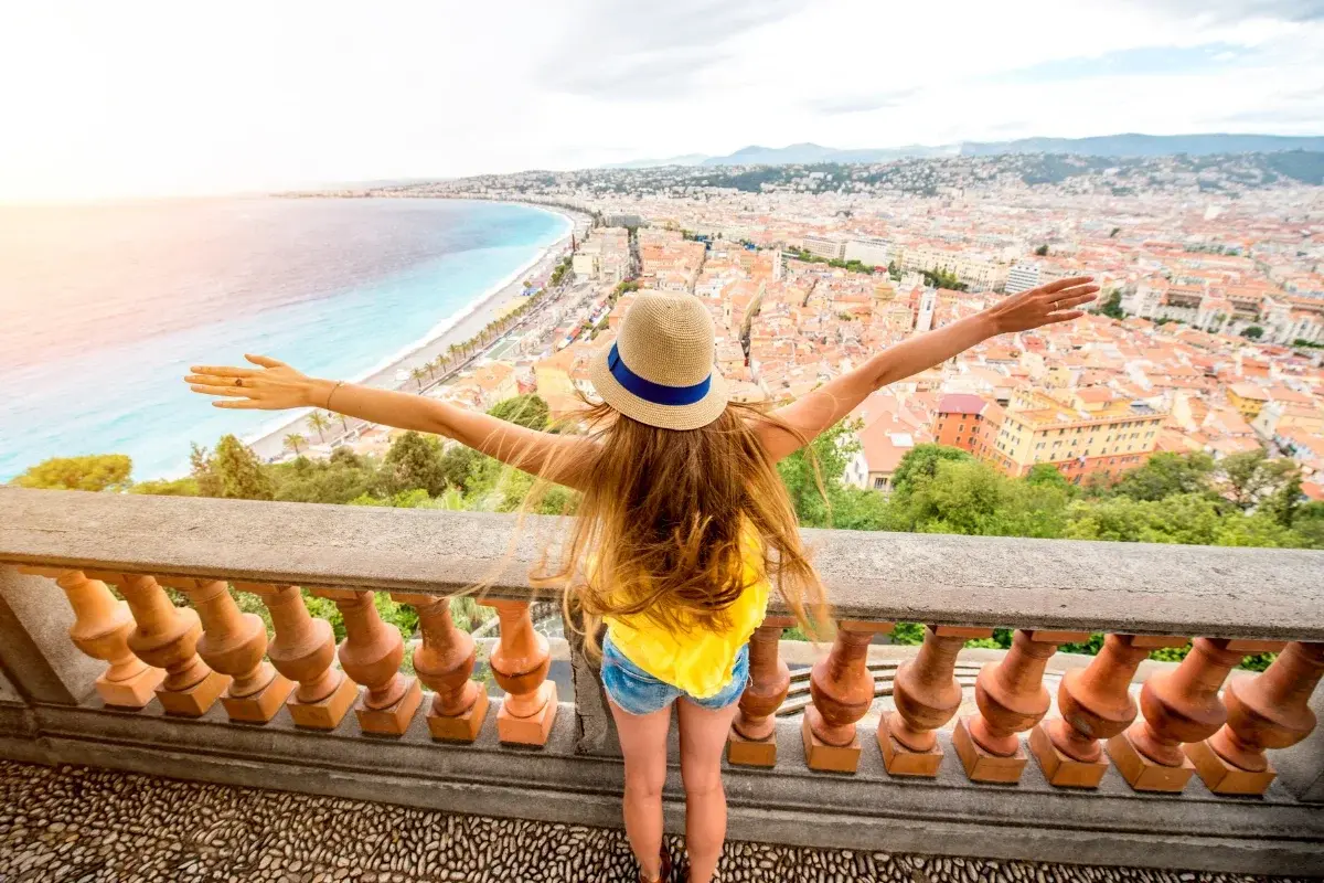 Is last-minute travel more cost-effective?