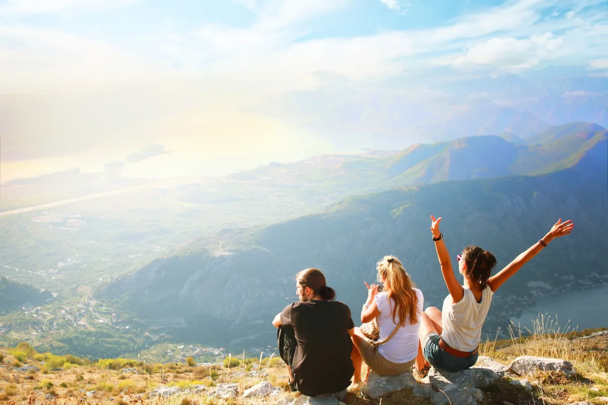 How to organise a trip abroad efficiently?