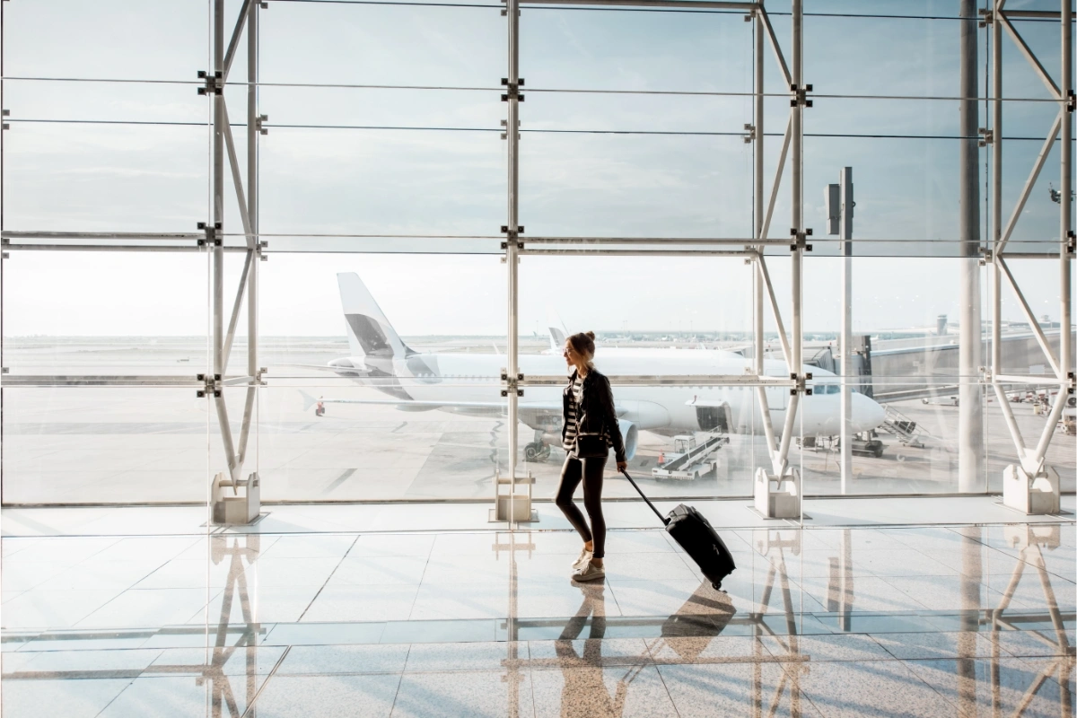 Should You Exchange Currency Online or at the Airport?